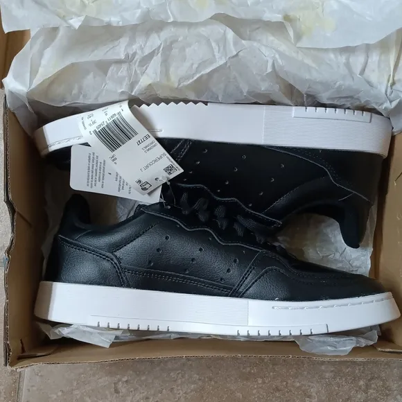 Brand NEW Adidas Originals Supercourt J 'Core Black' 6½ (7½Wo)