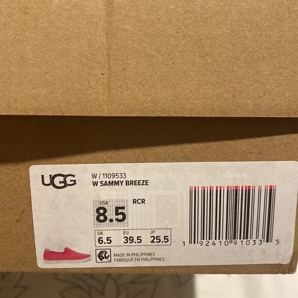 Brand new womens UGG slip on shoes HOT PINK 💖💗💓 gift idea
