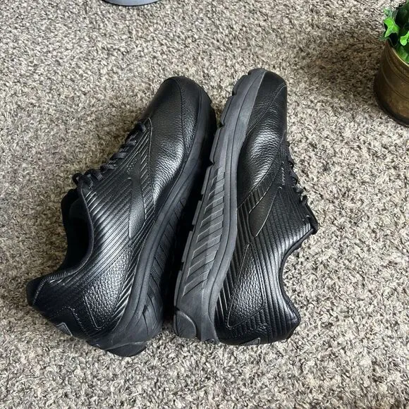 Brooks Addiction Walker Black Leather Walking Shoes Sneakers Size 13 Medium (D)