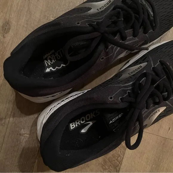 Brooks | Adrenaline 21 Running Sneakers
