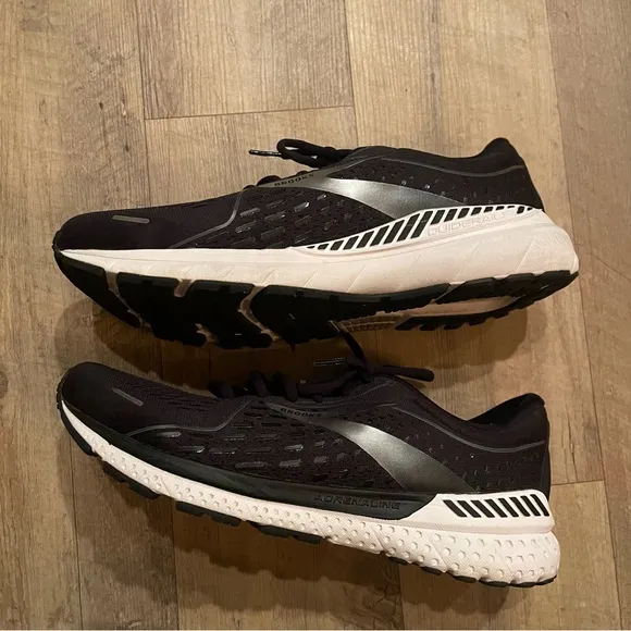 Brooks | Adrenaline 21 Running Sneakers