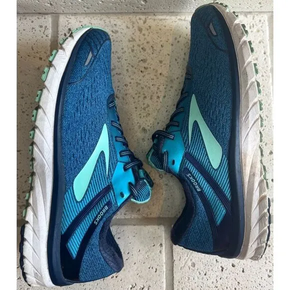Brooks Adrenaline GTS 18 Running Sneakers Women’s  Athletic Shoe Size 11