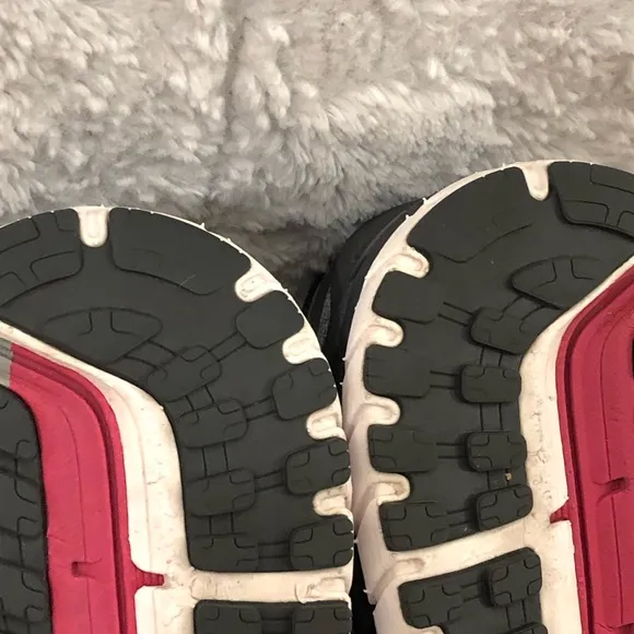 Brooks Ariel 18 Athletic Running Sneaker Shoes Gray Pink 1202711B091 Women 12 B