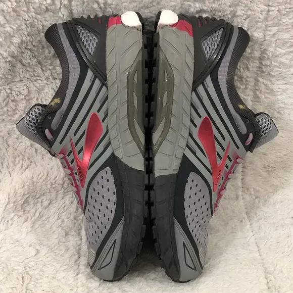 Brooks Ariel 18 Athletic Running Sneaker Shoes Gray Pink 1202711B091 Women 12 B