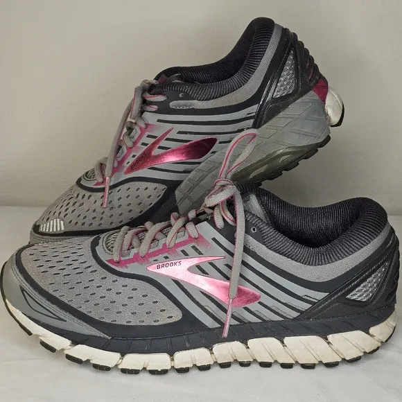 Brooks Ariel 18 Running Sneakers, Women's Size 10