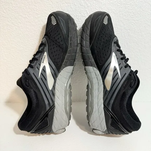 Brooks Beast 18 Shoes Mens US 11.5 4E Black Gray Running Sneakers 1102824E004