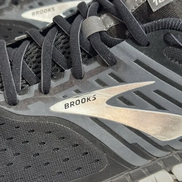 Brooks Beast 18 Shoes Mens US 11.5 4E Black Gray Running Sneakers 1102824E004