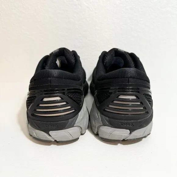 Brooks Beast 18 Shoes Mens US 11.5 4E Black Gray Running Sneakers 1102824E004