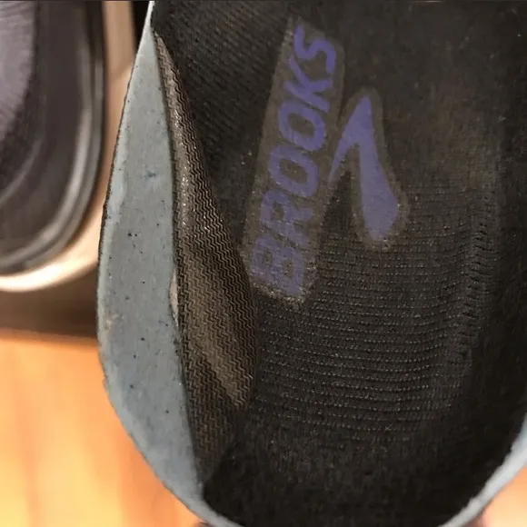Brooks Dyad 10 Gray Sneakers Blue Trim Women’s Size 8.5M GUC