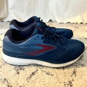 Brooks Dyad 11 Women’s Running Sneaker