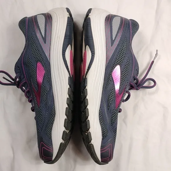 Brooks Dyad men's shoes size 11