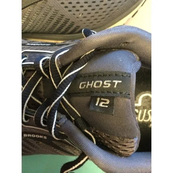 Brooks Ghost 12 men's running shoes size 9.5 grey lace up athletic sneakers