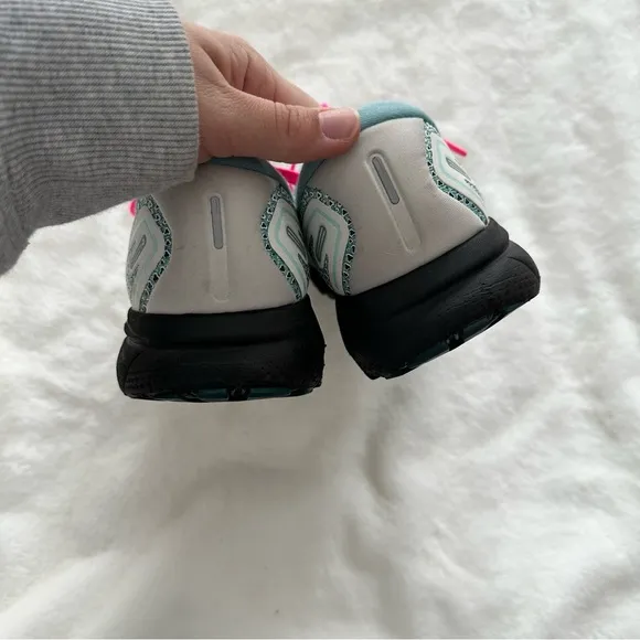 Brooks Ghost 14 Running Sneakers Women’s Size 10