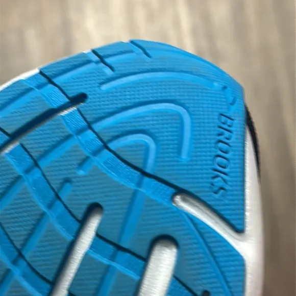 Brooks glycerin GTS 20 blue and purple running sneakers