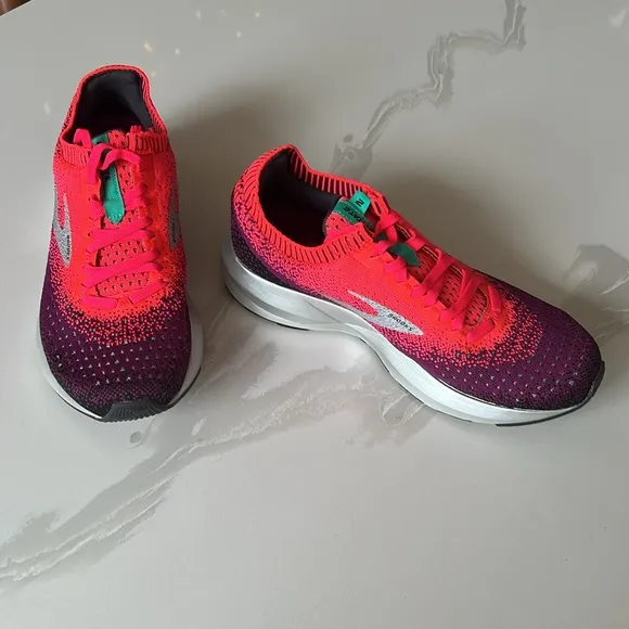 Brooks Levitate 2 Running Walking Sneakers Purple Pink Orange Silver Womens Sz 7