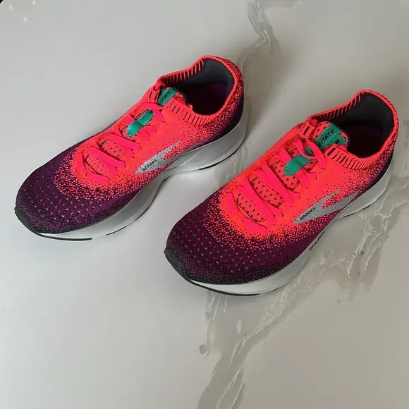 Brooks Levitate 2 Running Walking Sneakers Purple Pink Orange Silver Womens Sz 7