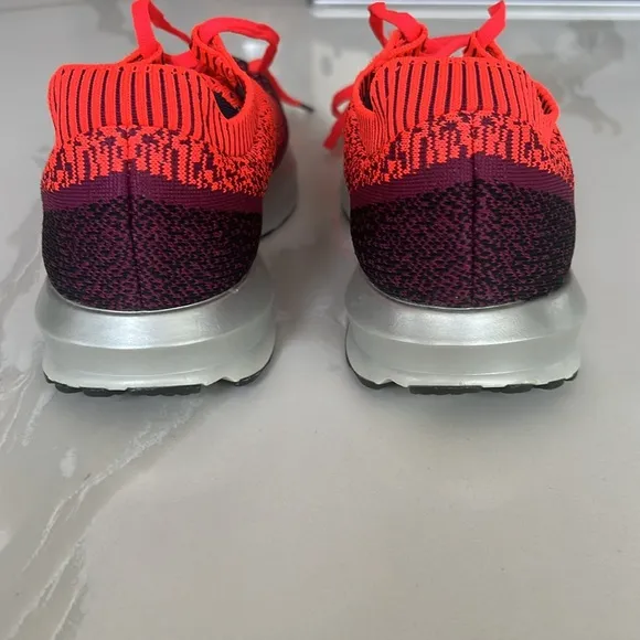 Brooks Levitate 2 Running Walking Sneakers Purple Pink Orange Silver Womens Sz 7