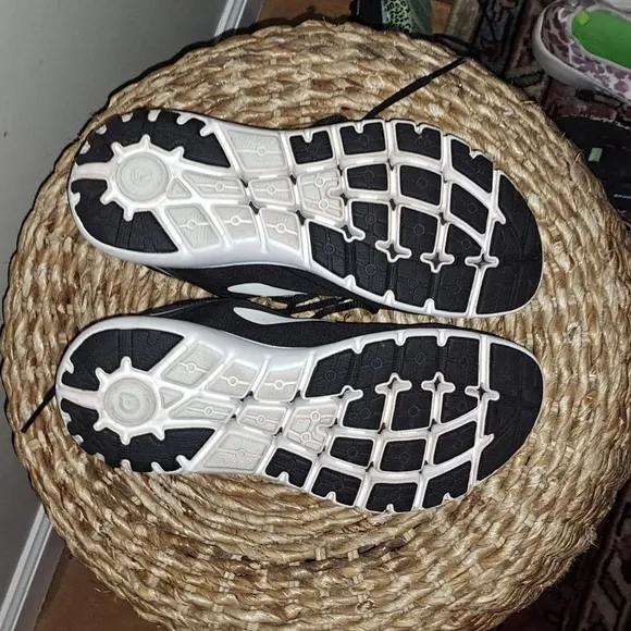 Brooks Mens Pure Flow 7 Black Fabric Running/Training/Athletic Sneakers Size 7.5