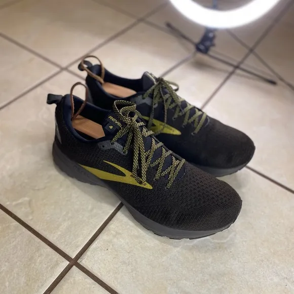 Brooks Revel 4 1103471D054 Running Sneakers - Men's Size 11.5