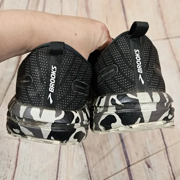 Brooks | Revel 6 Black / Luna Rock Running Sneakers