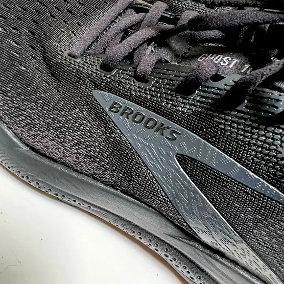 Brooks women’s Black Running Shoes Ghost 16