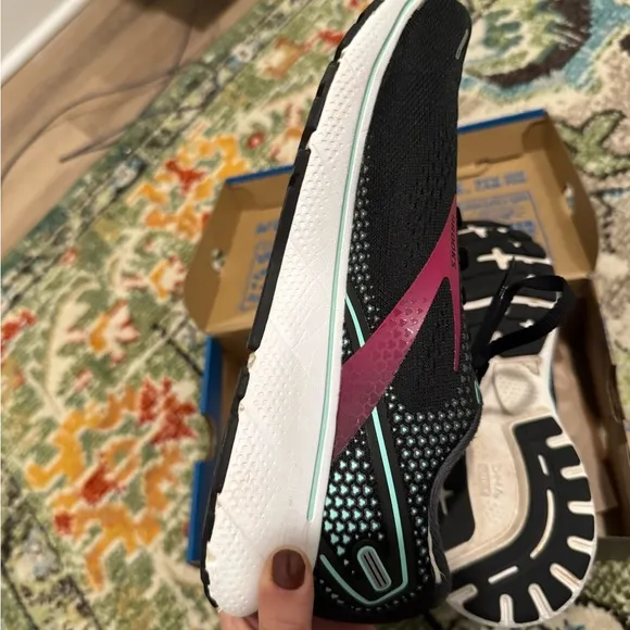 Brooks • Women's Ghost 14 WIDE Sneakers EUC