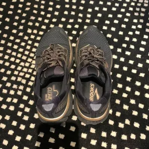 Brooks running sneakers