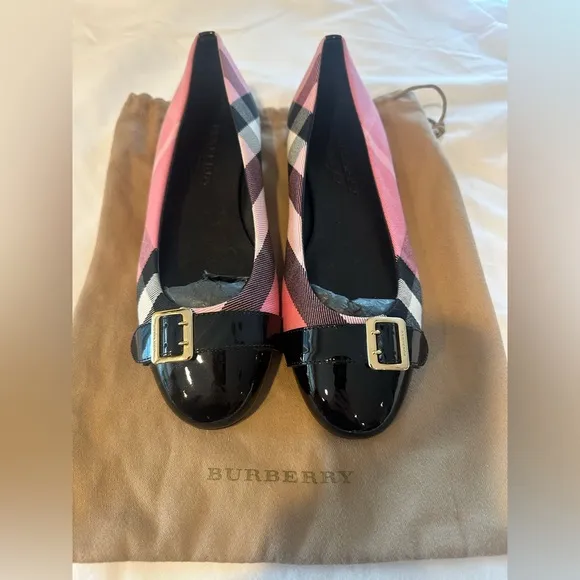 Burberry Flat Shoes