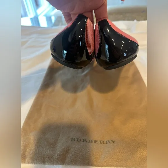 Burberry Flat Shoes