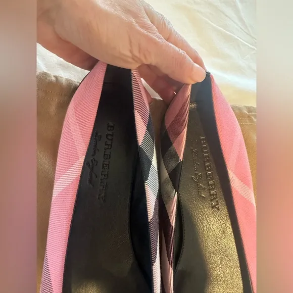Burberry Flat Shoes