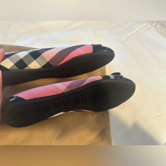 Burberry Flat Shoes