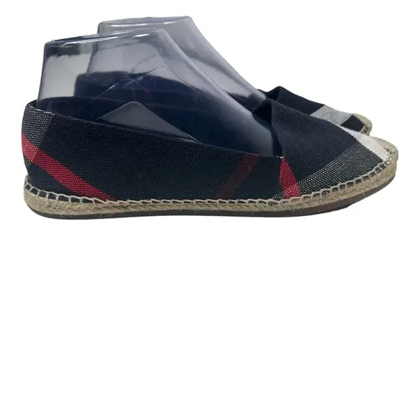Burberry Hodgeson Check Canvas Flat Espadrille, Navy Check. Sz: EU 40 /US 9