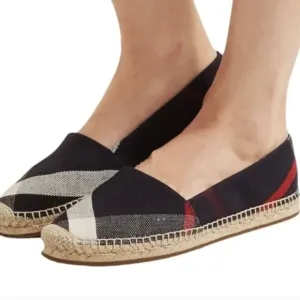 Burberry Hodgeson Check Canvas Flat Espadrille, Navy Check. Sz: EU 40 /US 9