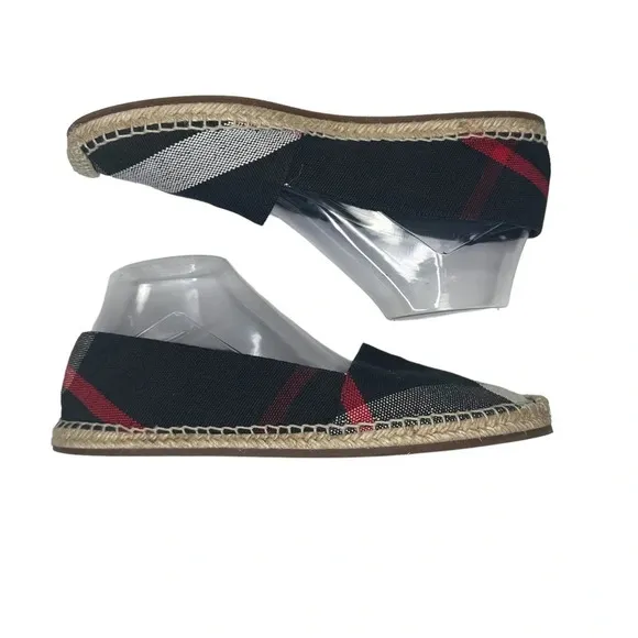 Burberry Hodgeson Check Canvas Flat Espadrille, Navy Check. Sz: EU 40 /US 9