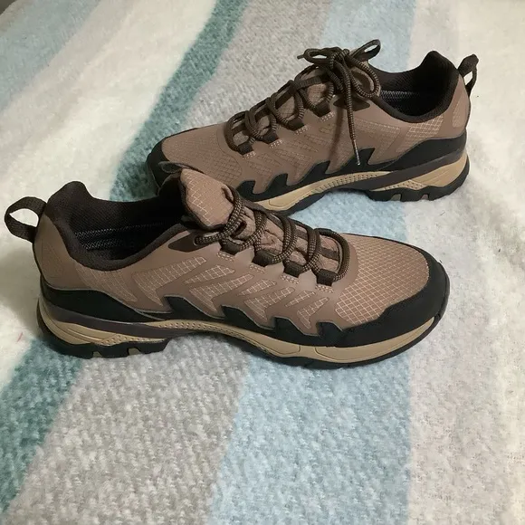 Camel Crown Mountain Men’s waterproof hiking shoes size 9.5 new without tag