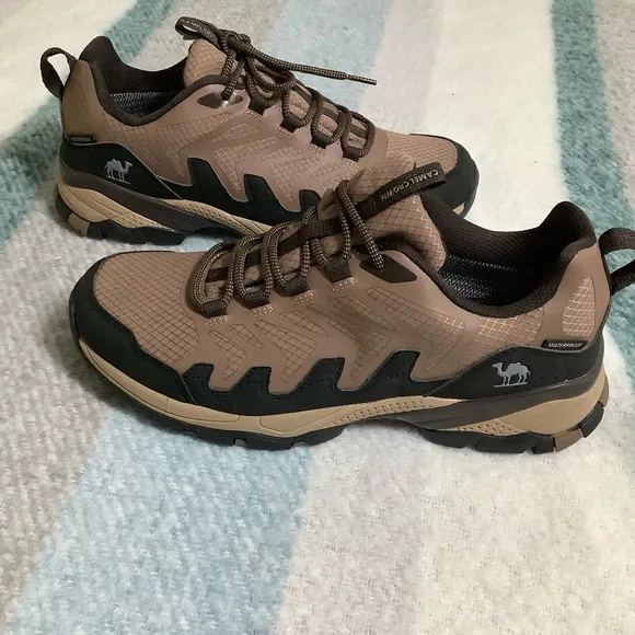 Camel Crown Mountain Men’s waterproof hiking shoes size 9.5 new without tag