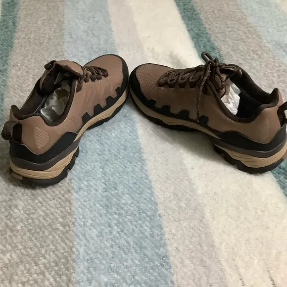 Camel Crown Mountain Men’s waterproof hiking shoes size 9.5 new without tag