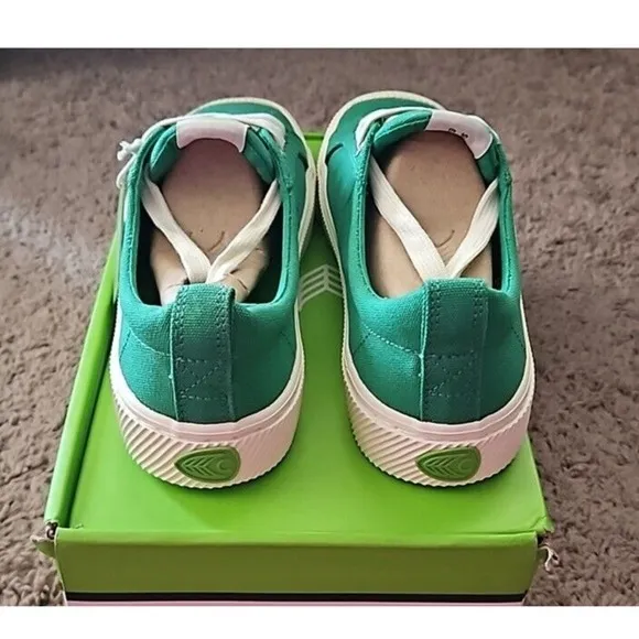 Cariuma Green Canvas Cork Heel - OCA Low Top Sneakers W 8/ M 6.5 NIB