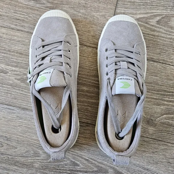 Cariuma OCA Low Suede Sneaker in Cloud Grey Men's Size 7