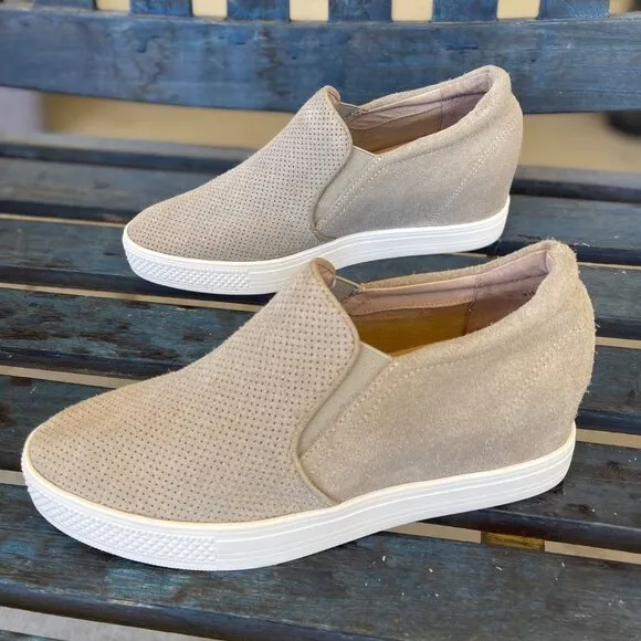 Caslon Allie Womens Wedge Hidden Heel Sneakers 9.5M Taupe Suede Slip-On Leather