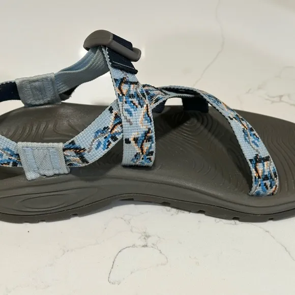 Chaco Womens Sandal Zvolv Size 6W Athletic Sport Hiking Shoes Multicolor