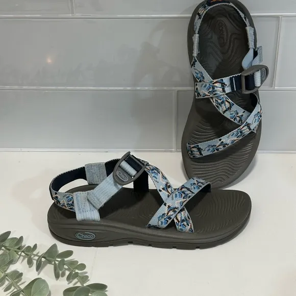 Chaco Womens Sandal Zvolv Size 6W Athletic Sport Hiking Shoes Multicolor