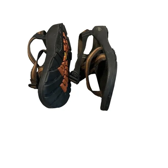 Chaco's Classic Men's Sandals Size 11M Straps Water Hiking Open Toe Flat Shoes