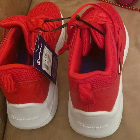 CHAMPION SNEAKERS MENS 10.5M SCARLET RED NEW IN BOX