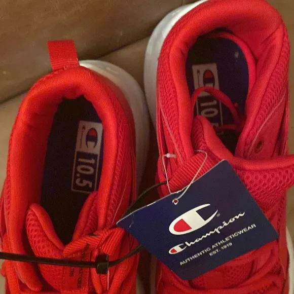 CHAMPION SNEAKERS MENS 10.5M SCARLET RED NEW IN BOX