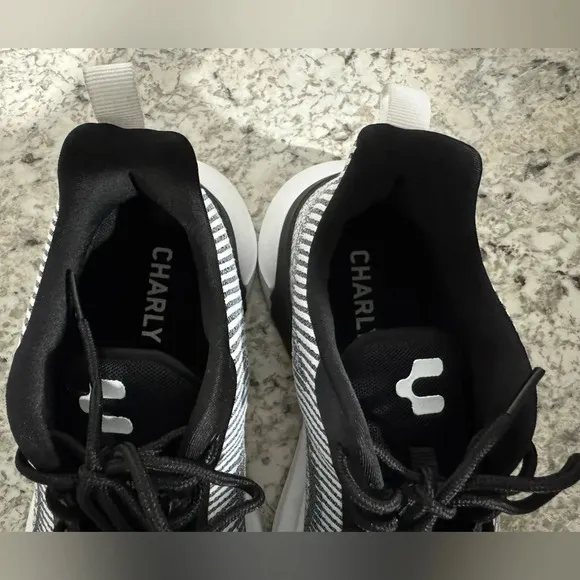 Charly Running Walking Irving Sneakers Men’s Size 10 Black and White