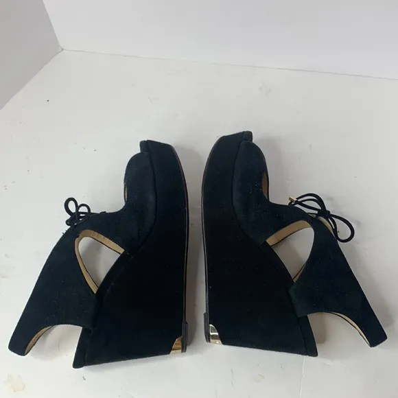 Chic Black Wedge Sandals