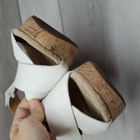 Clarks Artisan Womens Caslynn Shae Wood Wes Leather Sandals shoes sz 10M