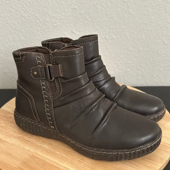 Clarks Collection Leather Ruched Ankle Boots - Caroline Orchid