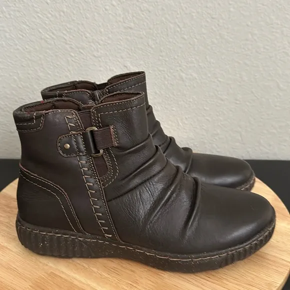 Clarks Collection Leather Ruched Ankle Boots - Caroline Orchid